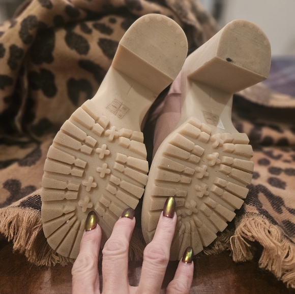 EUC Dolce Vita canvas fabric rubber sole khaki heeled booties. Minor marks. W8. - Picture 5 of 8